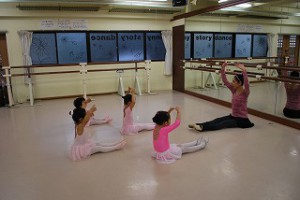 1月29日金曜英語ルビークラス（3才～6才バレエ・歌・読み聞かせ・お話創り）