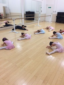 2月22日イオンカルチャークラブ東雲店「ストロベリーBクラス」（３才～６才バレエ・歌・読み聞かせ・お話創り）