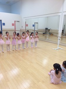 3月7日イオンカルチャークラブ東雲店「ストロベリーBクラス」（３才～６才バレエ・歌・読み聞かせ・お話づくり）