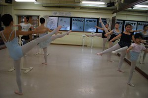 3月5日土曜エメラルド＆ガーネットクラス（9～15才クラシックバレエ）