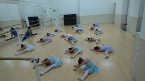 3月7日イオンカルチャークラブ東雲店「ストロベリーAクラス」（３才～６才バレエ・歌・読み聞かせ・お話づくり）