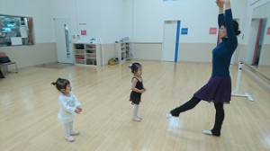 3月14日イオンカルチャークラブ「ベビーBクラス」（２才，３才バレエ・歌・読み聞かせ・お話づくり）