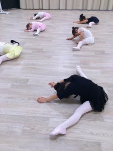 3月17日イオンカルチャークラブ葛西店「ストロベリークラス」（３～６才バレエ・歌・読み聞かせ・お話づくり）