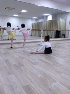 3月24日イオンカルチャークラブ葛西店「ストロベリークラス」（３～６才バレエ・歌・読み聞かせ・お話づくり）