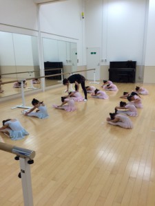 4月25日イオンカルチャークラブ東雲店「ストロベリーBクラス」（３才～６才バレエ・歌・読み聞かせ・お話づくり）