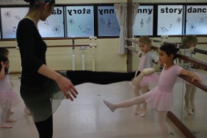 4月8日金曜英語ルビー（3才～6才・クラシックバレエ・歌・読み聞かせ・お話創り）