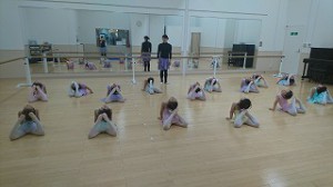 4月4日イオンカルチャークラブ東雲店「ストロベリーAクラス」（２才・３才バレエ・歌・読み聞かせ・お話づくり）