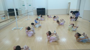 4月25日イオンカルチャークラブ東雲店「ストロベリーAクラス」（３才～６才バレエ・歌・読み聞かせ・お話づくり）