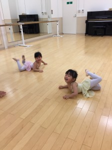 4月4日イオンカルチャークラブ東雲店「ベビーAクラス」（２才，３才バレエ・歌・読み聞かせ・お話づくり）
