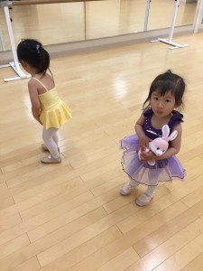 4月11日イオンカルチャークラブ東雲店「ベビーBクラス」（２才，３才バレエ・歌・読み聞かせ・お話づくり）