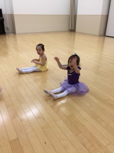 4月25日イオンカルチャークラブ東雲店「ベビーBクラス」（２才，３才バレエ・歌・読み聞かせ・お話づくり）