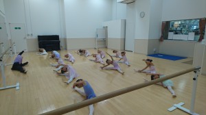 5月23日・30日イオンカルチャークラブ東雲店「ストロベリーAクラス」（３才～６才バレエ、歌、読み聞かせ、お話づくり）