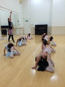 5月23日・30日イオンカルチャークラブ東雲店「ストロベリーBクラス」（３才～６才バレエ、歌、読み聞かせ、お話づくり）