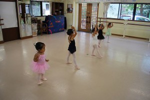 6月2日木曜パールクラス（２才・３才バレエ、歌、読み聞かせ、お話づくり）