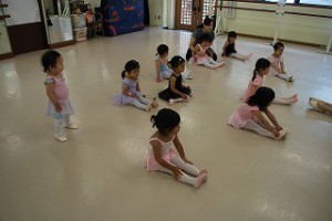 6月11日土曜パールクラス（2才～3才・クラシックバレエ・歌・読み聞かせ・お話創り）