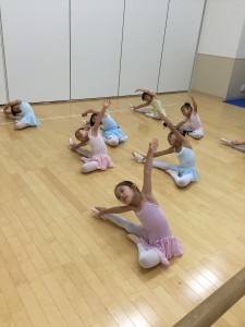 6月6日イオンカルチャークラブ東雲店「ストロベリーBクラス」（３才～６才バレエ、歌、読み聞かせ、お話づくり）