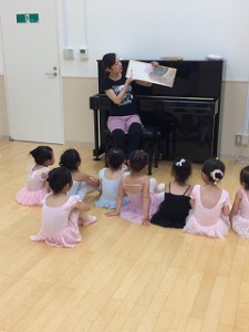 6月13日イオンカルチャークラブ東雲店「ストロベリーBクラス」レッスン見学日（３才～６才　バレエ）