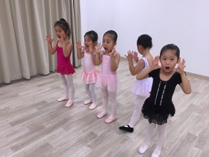 ６月９日イオンカルチャークラブ葛西店ストロベリークラス（３～６才バレエ）