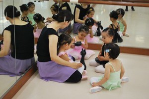 7月14日木曜パールクラス（2才　3才バレエ、歌、読み聞かせ。。お話しづくり）