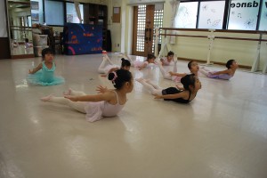 7月16日土曜ルビー（3～6才・クラシックバレエ・歌・お話創り・読み聞かせ）