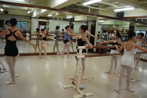 7月23日土曜エメラルド＆ガーネットクラス（9～15才クラシックバレエ）