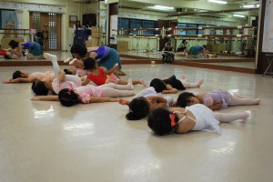 8月20日土曜パールクラス（2才～3才・クラシックバレエ・歌・読み聞かせ・お話創り）