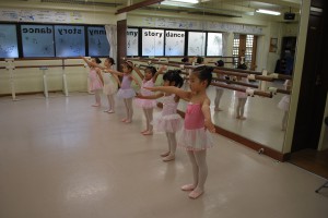 8月9日火曜ルビーＢクラス（３～６才バレエ・歌・読み聞かせ・お話しづくり）