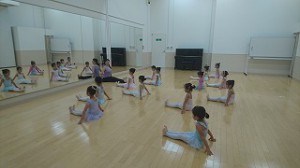 ８月８日イオンカルチャークラブ東雲店「ストロベリーＡクラス」（３～６才バレエ・歌・読み聞かせ・お話しづくり）