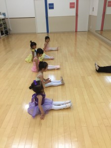 9月19日イオンカルチャークラブ東雲店「ベビーAクラス」（２才・３才バレエ、歌、読み聞かせ、お話づくり）