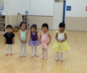 9月12日イオンカルチャークラブ東雲店「ベビーAクラス」（２才・３才バレエ、歌、読み聞かせ、お話づくり）