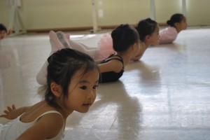 10月20日木曜パールクラス（２才、３才バレエ・歌・読み聞かせ・お話しづくり）