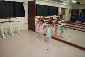 10月18日火曜ルビーＢクラス（3～6才バレエ・歌・読み聞かせ・お話しづくり）