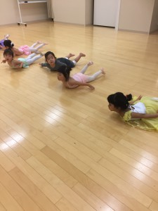 10月24日イオンカルチャークラブ東雲店「ベビーAクラス」（２才・３才バレエ、歌、読み聞かせ、お話づくり）