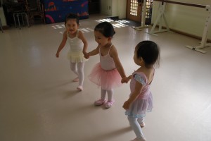 11月17日木曜パールクラス（２才、３才バレエ・歌・読み聞かせ・お話しづくり）