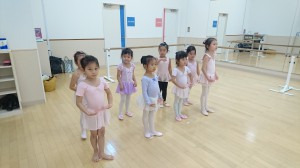 11月28日イオンカルチャークラブ東雲店「ストロベリーAクラス」（3～6才バレエ・歌・読み聞かせ・お話しづくり）
