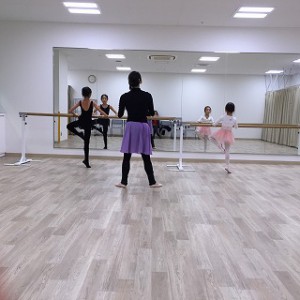 11月24日イオンカルチャークラブ葛西店「ミントクラス」（小学生クラシックバレエ）