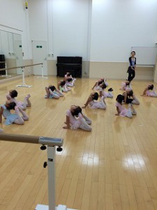 11月7日イオンカルチャークラブ東雲店「ストロベリーBクラス」（3～6才バレエ・歌・読み聞かせ・お話しづくり）