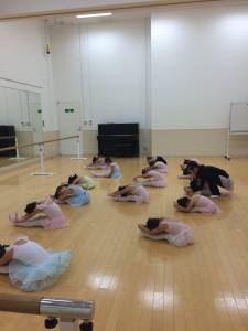 11月21日イオンカルチャークラブ東雲店「ストロベリーBクラス」（3～6才バレエ・歌・読み聞かせ・お話しづくり）