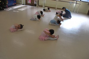 12月15日木曜パールクラス（２才、３才バレエ・歌・読み聞かせ・お話しづくり）