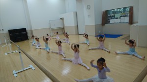 12月12日イオンカルチャークラブ東雲店「ストロベリーAクラス」（3～6才バレエ・歌・読み聞かせ・お話しづくり）