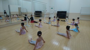 12月19日イオンカルチャークラブ東雲店「ストロベリーAクラス」（3～6才バレエ・歌・読み聞かせ・お話しづくり）