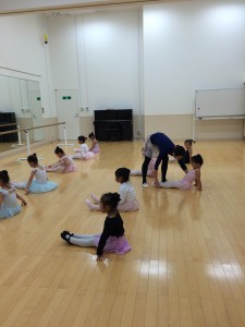 12月5日イオンカルチャークラブ東雲店「ストロベリーBクラス」（3～6才バレエ・歌・読み聞かせ・お話しづくり）