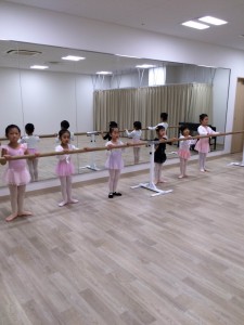 12月15日イオンカルチャークラブ葛西店「ストロベリークラス」（3~6才バレエ・歌・読み聞かせお話しづくり）