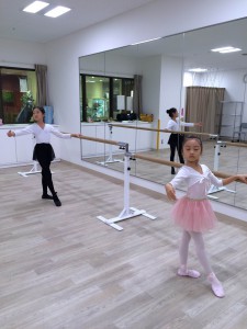 12月15日イオンカルチャークラブ葛西店「ミントクラス」（小学生クラシックバレエ）