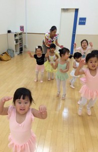 12月26日イオンカルチャークラブ東雲店「ベビーAクラス」（2才・3才バレエ・歌・読み聞かせ・お話しづくり）