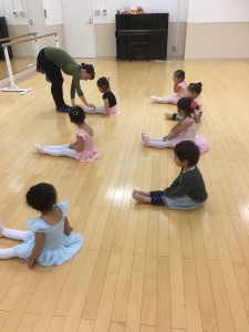 1月30日イオンカルチャークラブ東雲店「ベビークラスA」（2才・3才バレエ、歌、読み聞かせ、お話しづくり）