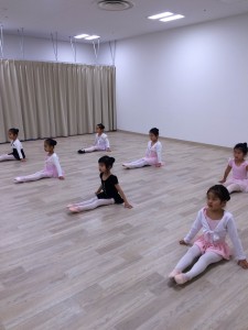 12月22日イオンカルチャークラブ葛西店「ストロベリークラス」（3~6才バレエ・歌・読み聞かせお話しづくり）