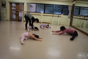 February 10th（Fri．）English Ruby Class（金曜英語ルビークラス・3～6才・クラシックバレエ・歌・お話創り・読み聞かせ）