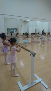 2月6日イオンカルチャークラブ東雲店「ストロベリーBクラス」（3～6才バレエ・歌・読み聞かせ・お話しづくり）