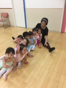 2月20日イオンカルチャークラブ東雲店「ベビークラスA」（2才・3才バレエ、歌、読み聞かせ、お話しづくり）